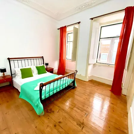 Artdeco Chiado 4 - Large Comfortable Double With Shared Bathroom * Lisbon