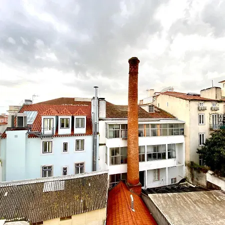 게스트하우스 Artdeco Chiado 4 - Large Comfortable Double With Shared Bathroom 3*